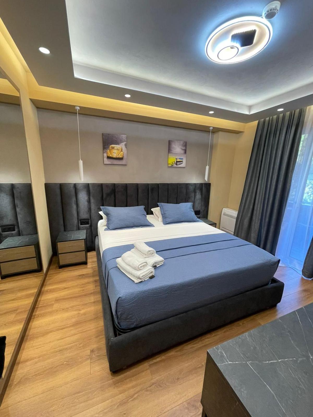 Peaky Hotel Durres Exterior photo