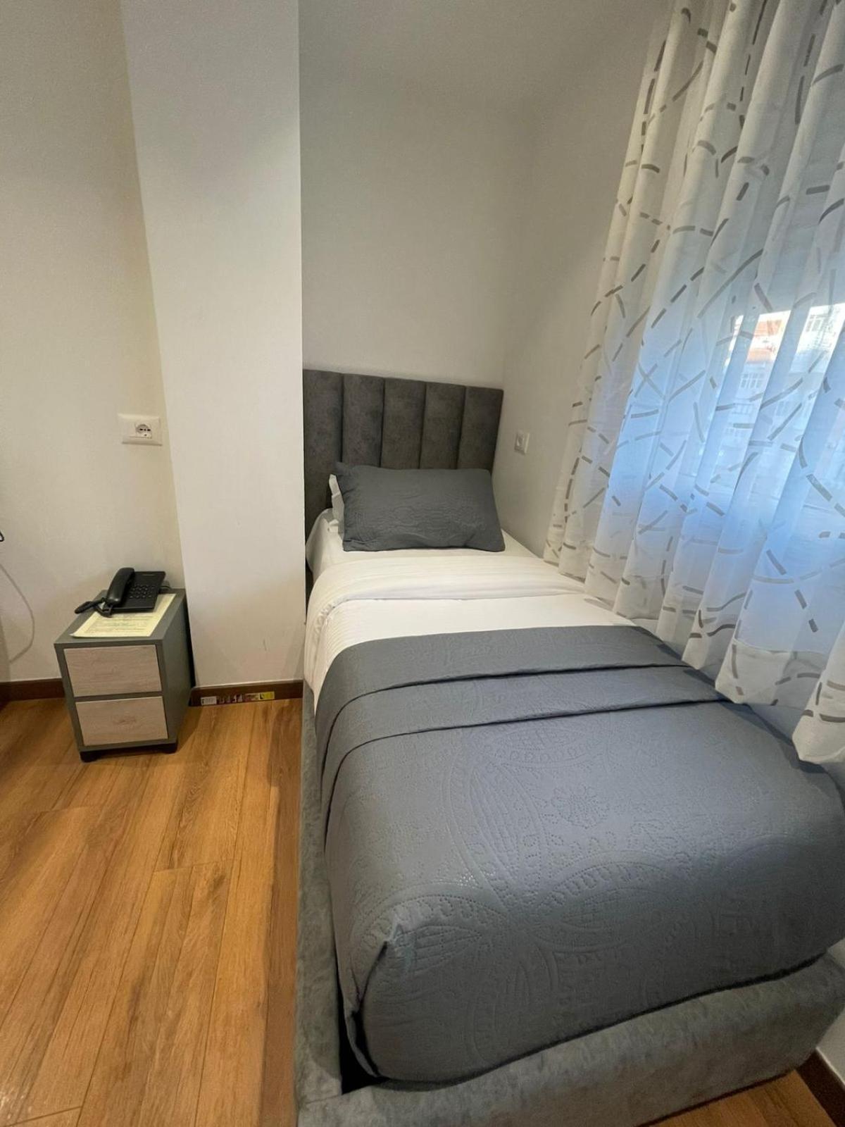Peaky Hotel Durres Exterior photo