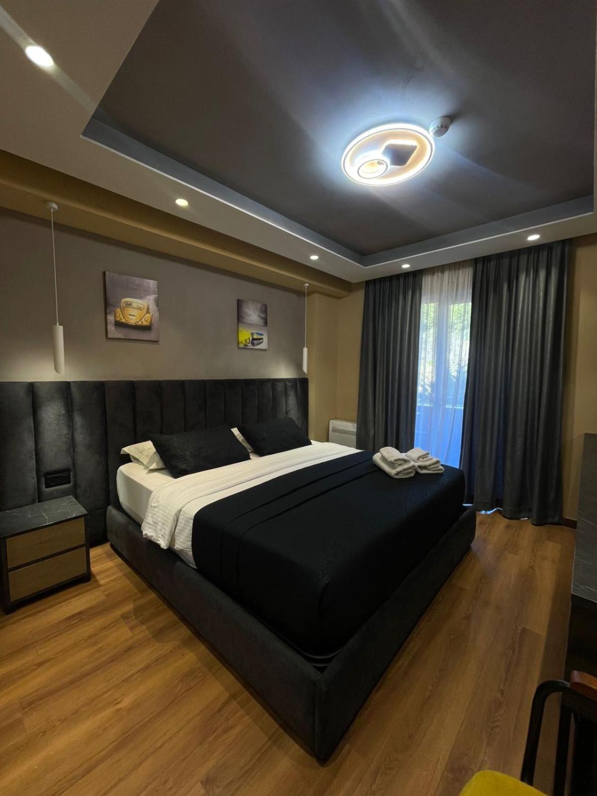 Peaky Hotel Durres Exterior photo